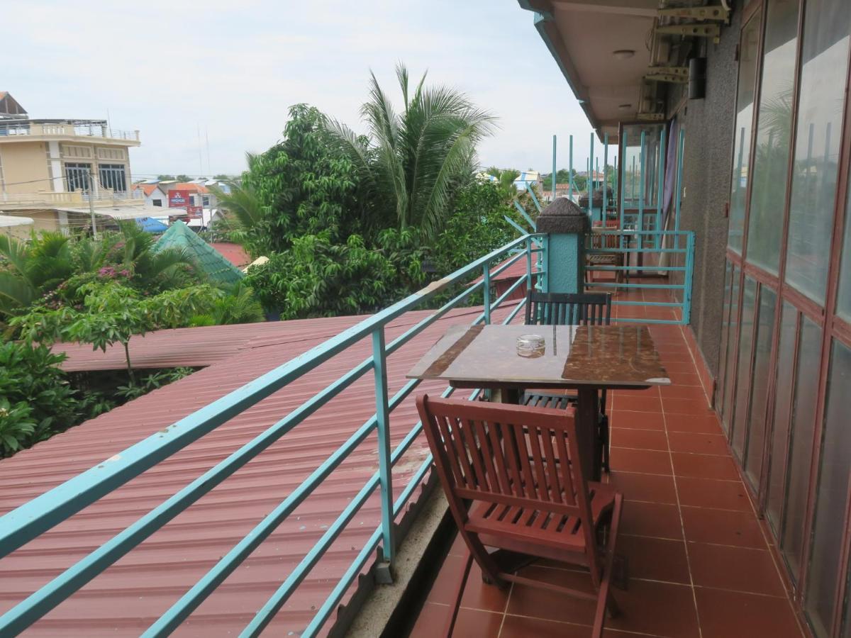 River Dolphin Hotel Кратие Екстериор снимка