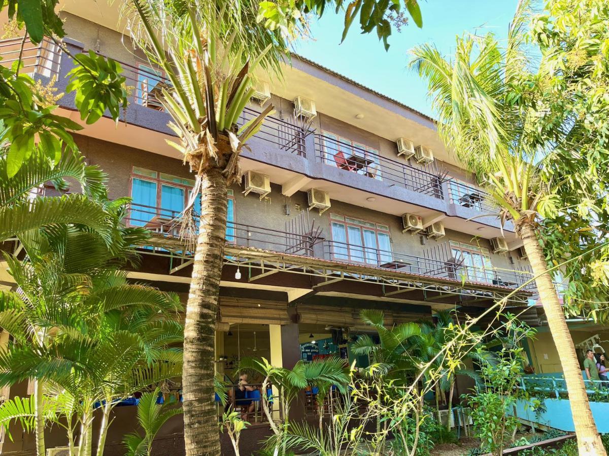 River Dolphin Hotel Кратие Екстериор снимка