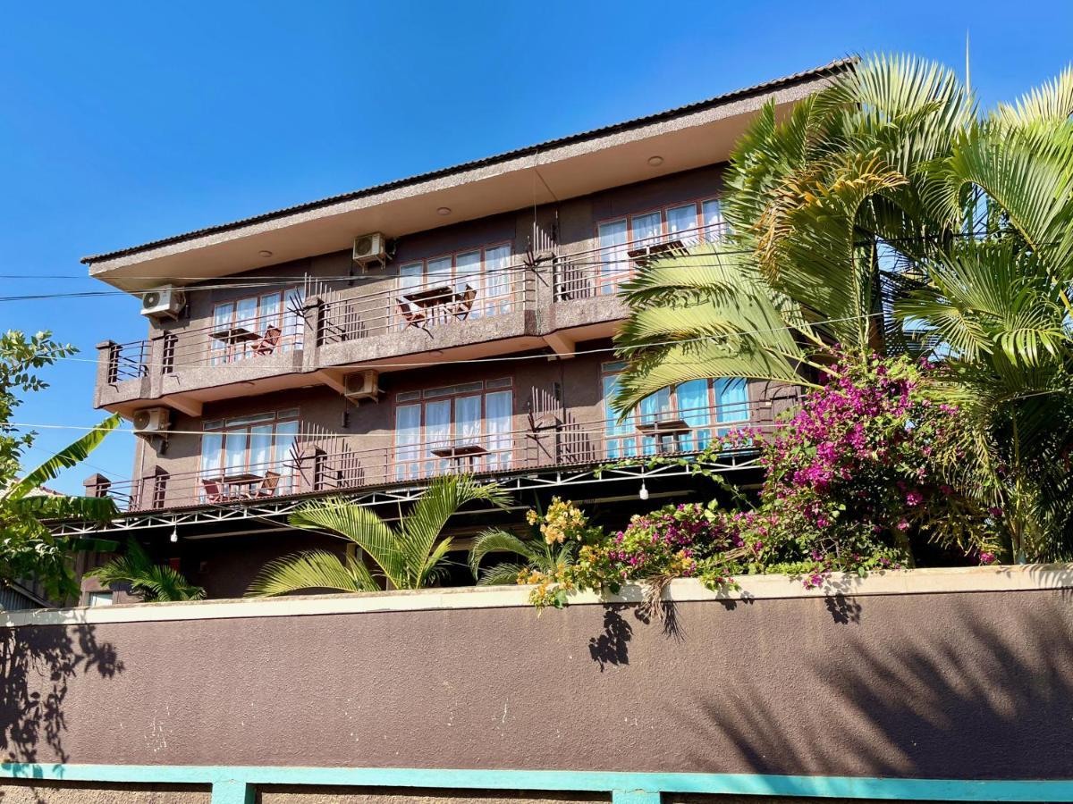 River Dolphin Hotel Кратие Екстериор снимка
