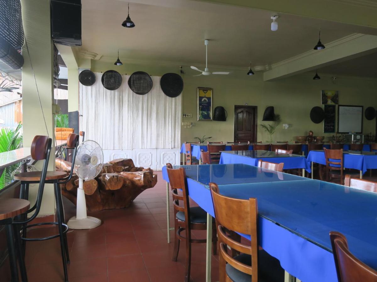 River Dolphin Hotel Кратие Екстериор снимка