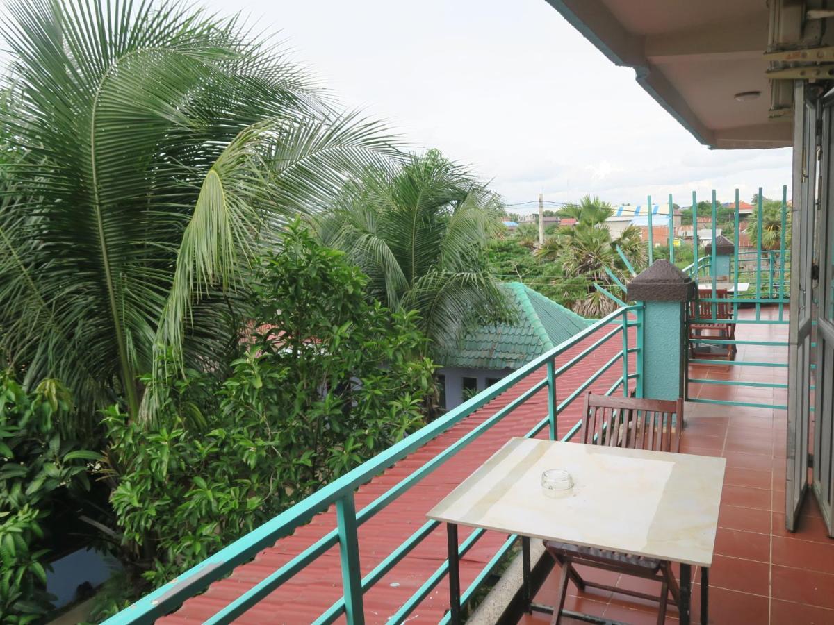 River Dolphin Hotel Кратие Екстериор снимка