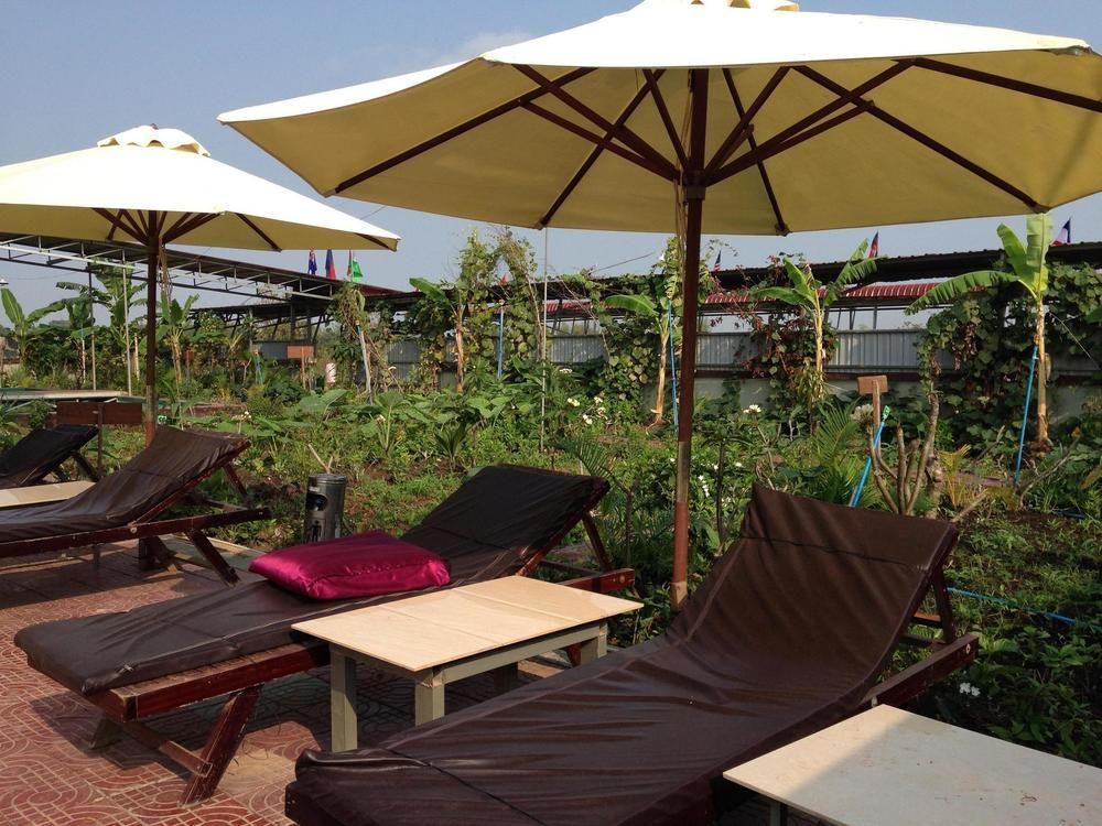 River Dolphin Hotel Кратие Екстериор снимка