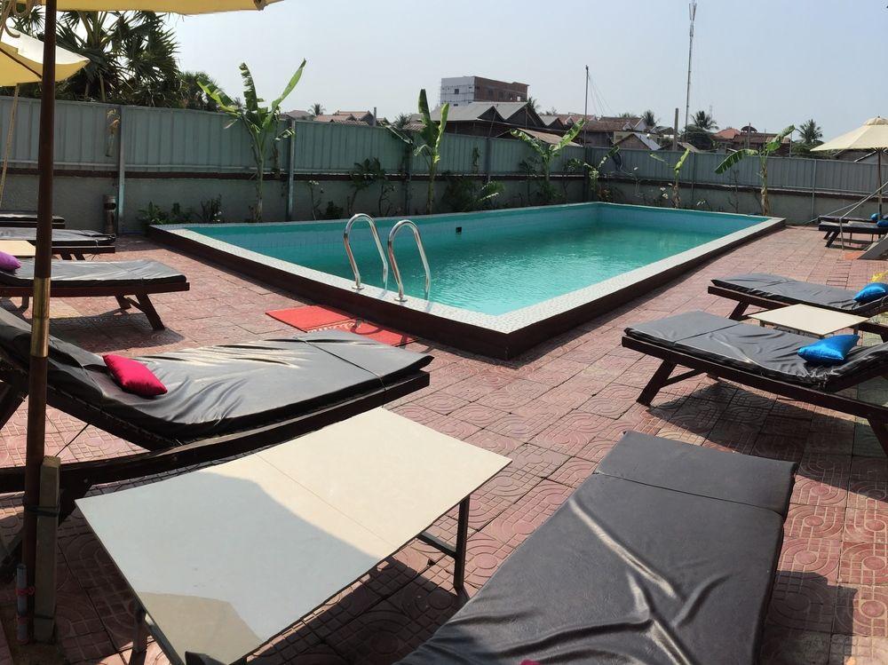 River Dolphin Hotel Кратие Екстериор снимка