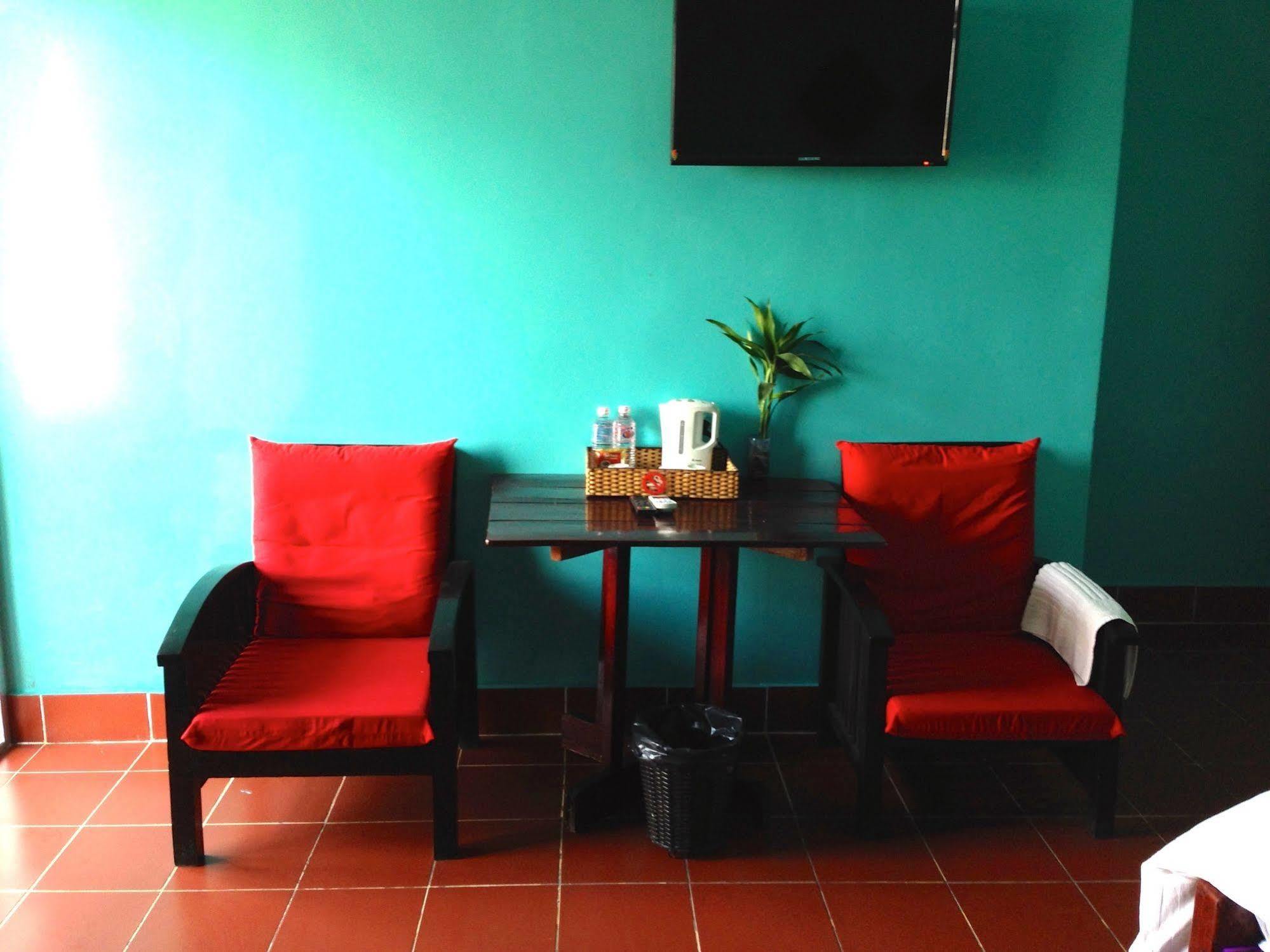 River Dolphin Hotel Кратие Екстериор снимка