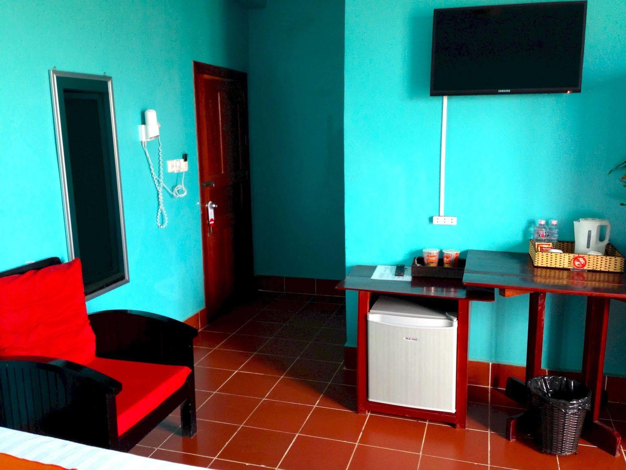 River Dolphin Hotel Кратие Екстериор снимка