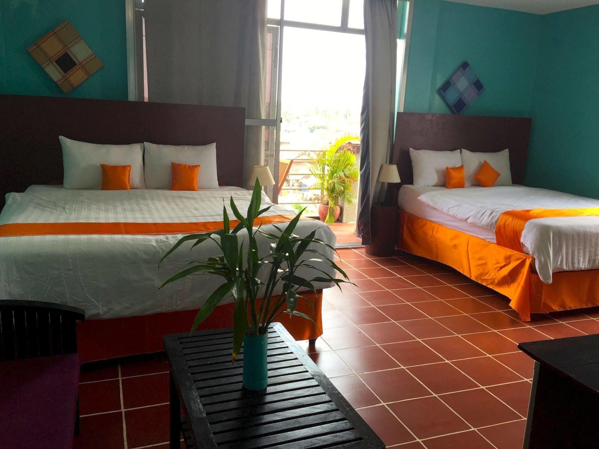 River Dolphin Hotel Кратие Екстериор снимка