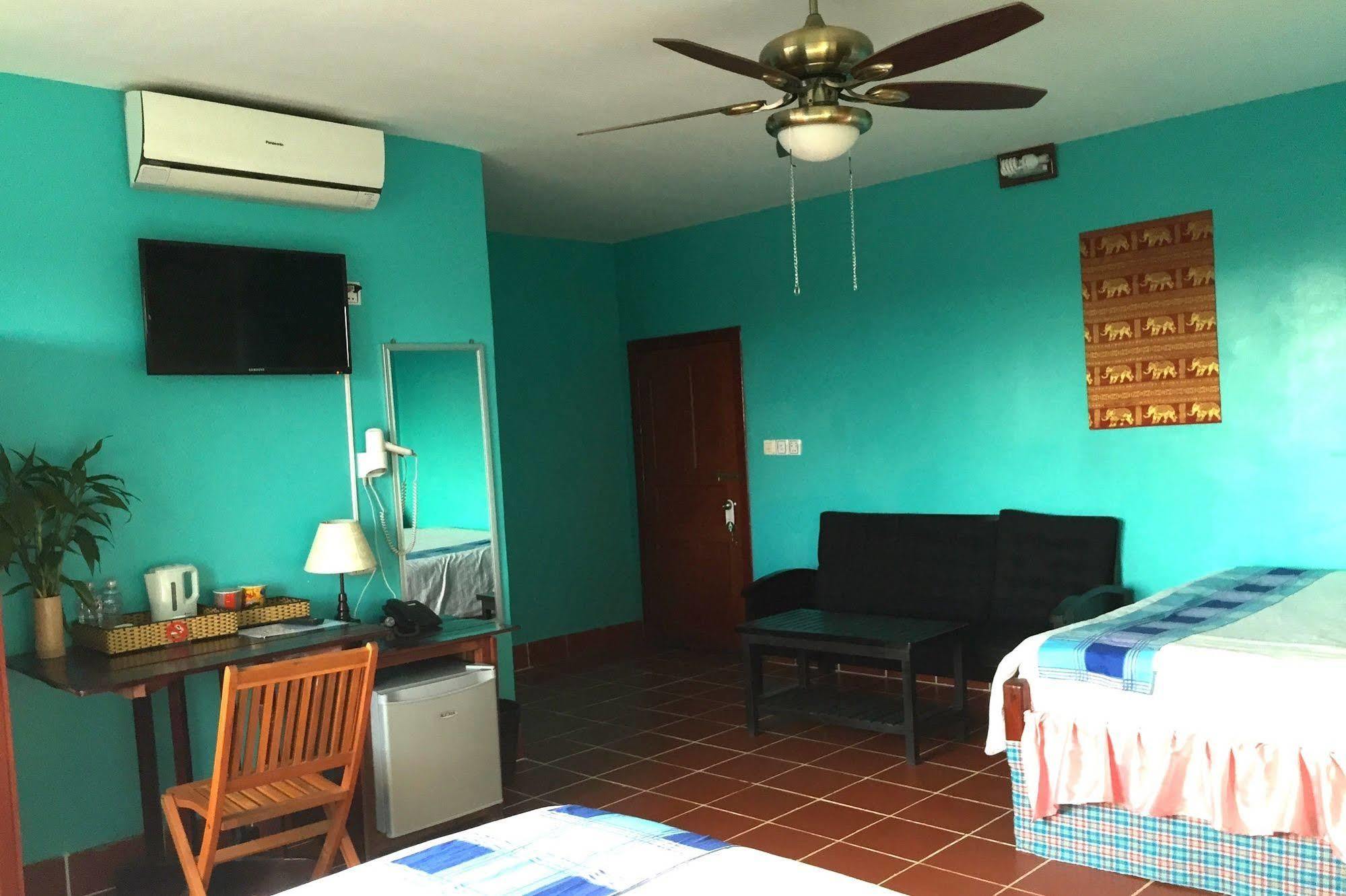 River Dolphin Hotel Кратие Екстериор снимка