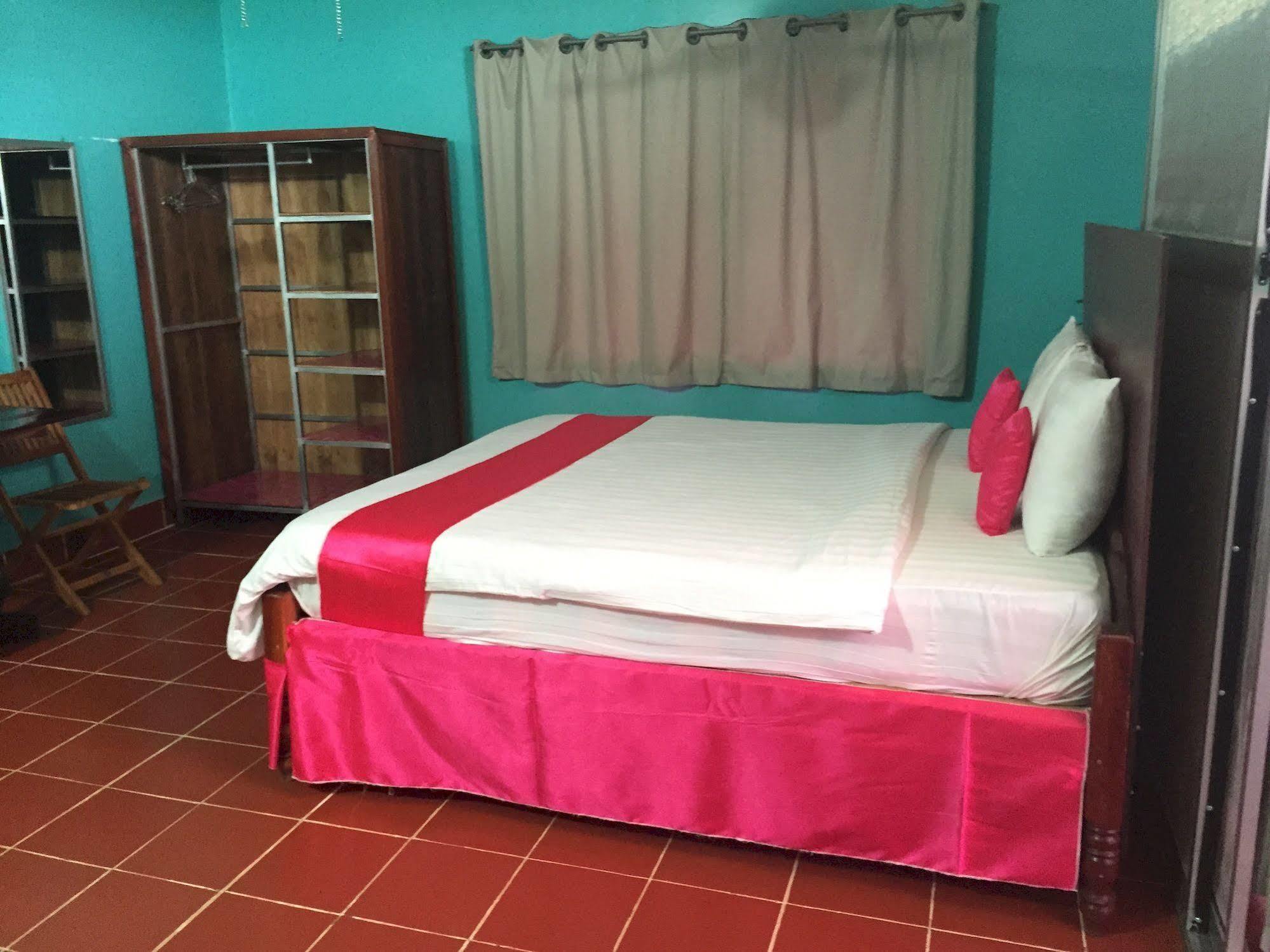 River Dolphin Hotel Кратие Екстериор снимка